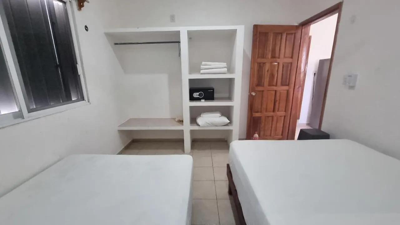 Appartamento A una calle del ado 5ta avenida Playa del Carmen Messico