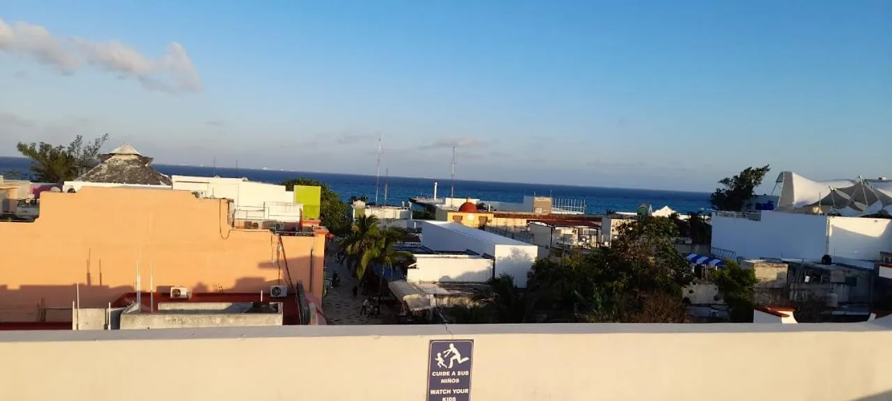 A Una Calle Del Ado 5Ta Avenida Playa del Carmen Apartment